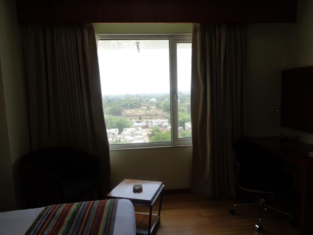 Ramada Ahmedabad Otel Dış mekan fotoğraf